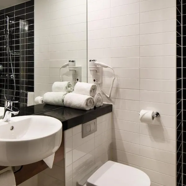 Holiday Inn Express Rotterdam - Central Station by IHG, hotel in Rotterdam