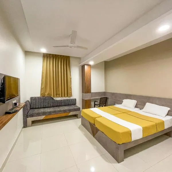 Hari Om Residency, hotel di Bhuj