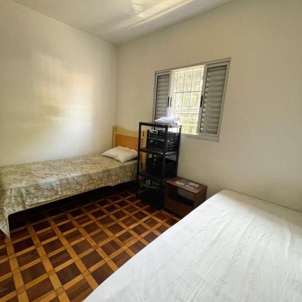 Quarto privativo ótima localização - Foto 4
