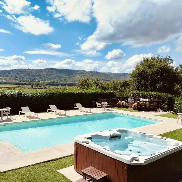 Villa Tuscan Prestige 25 ospiti Piscina Jacuzzi, hotel v destinaci La Croce