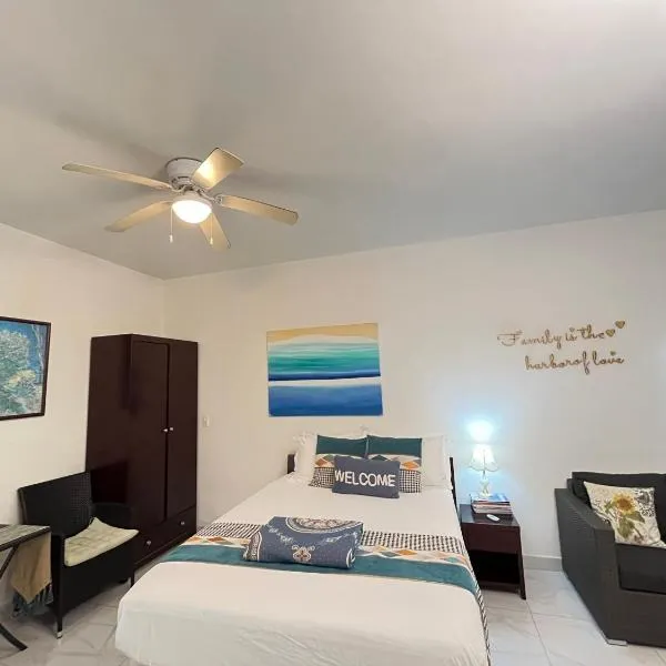 Lovely Apartment #3 in Venetian Site, hotel a Five Cays Settlement