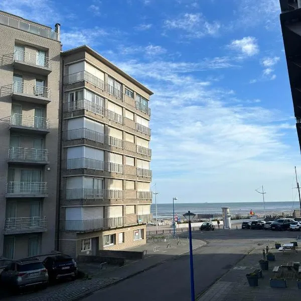 Résidence Aosta - Appartement à moins de 100m de la plage, hotel in Koksijde
