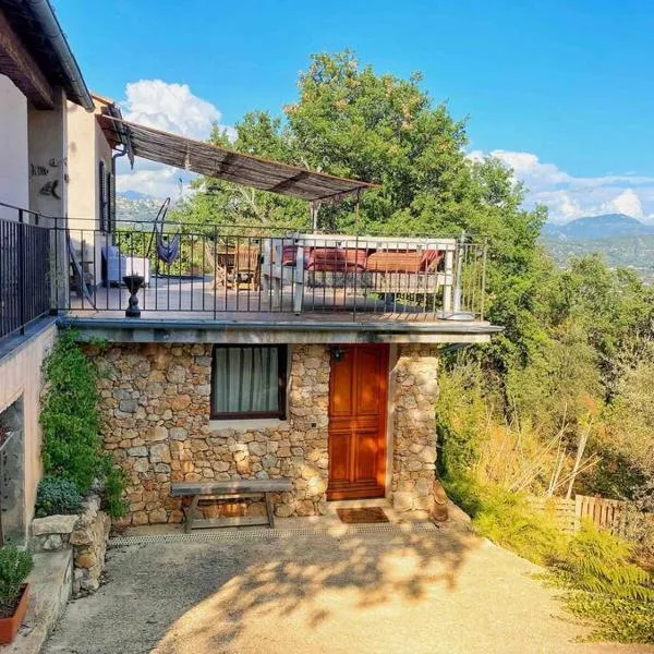 Bas de villa au milieu des oliviers. – hotel w mieście Chateauneuf Villevieille