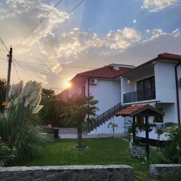 Belov Rooms and Apartments, hotel u gradu Demir Kapija