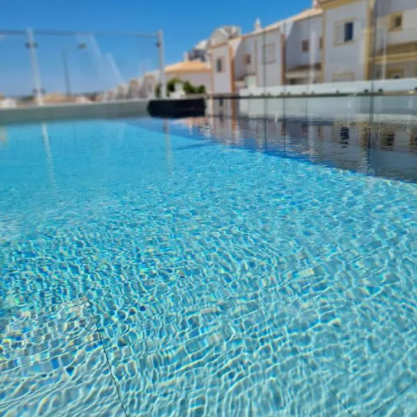 Hostel Supremo, hotel in Armação de Pêra