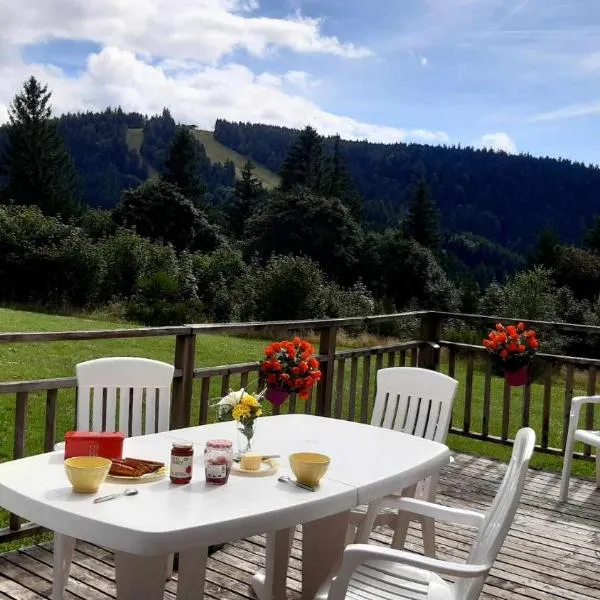 Les Angéliques, hotel u gradu Žerarme