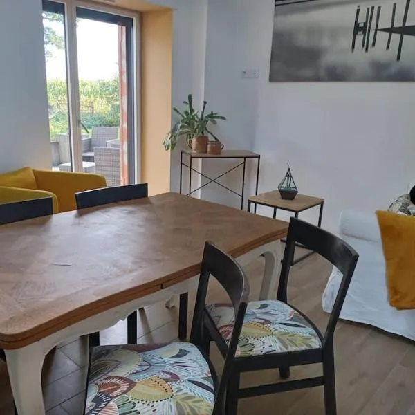 ~ Au calme à la campagne ~ – hotel w mieście La Mézière