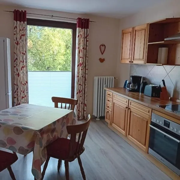 RJS Lambach GbR, Ferienwohnung am Dorfplatz, hotel v destinaci Waldkappel