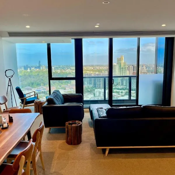 Modern 3 Bedroom Apartment with Amazing Views, hotel in Melbourne