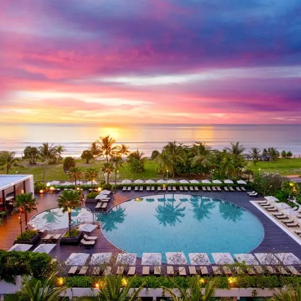 Pullman Phuket Karon Beach Resort, hotel in Karon Beach