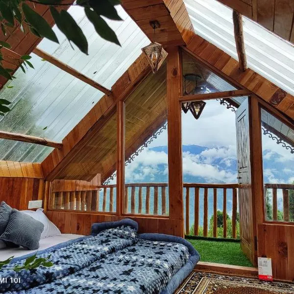 The Tree Top Treehouse Jibhi, hotel v destinaci Jibhi