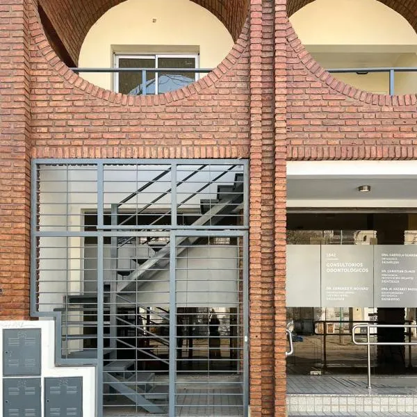 Departamentos Plaza Santo Tomé, Santa Fe, hotel in Franck