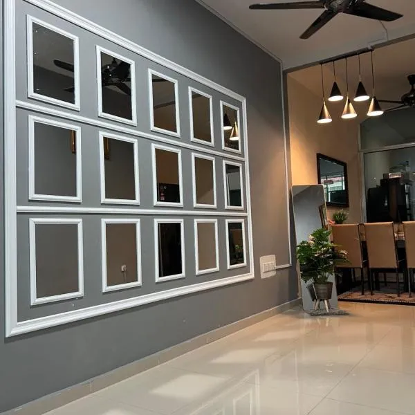 Khalish homestay, hotel in Kluang