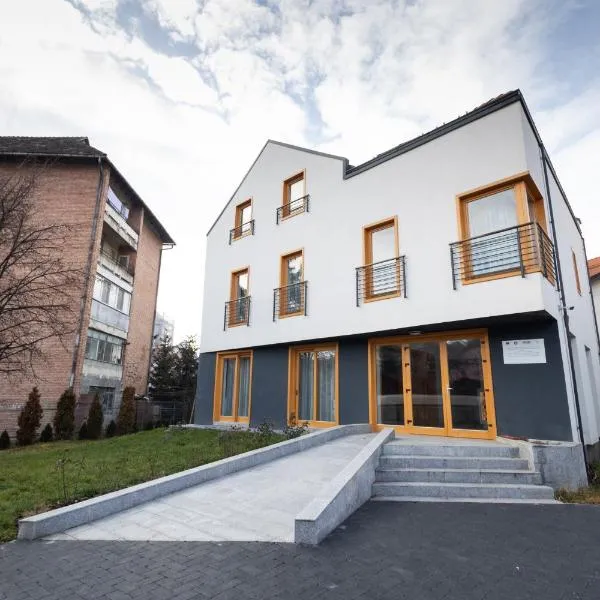 MERKUR APARTMENTS - SELF CHECK-in, hotel in Miercurea-Ciuc