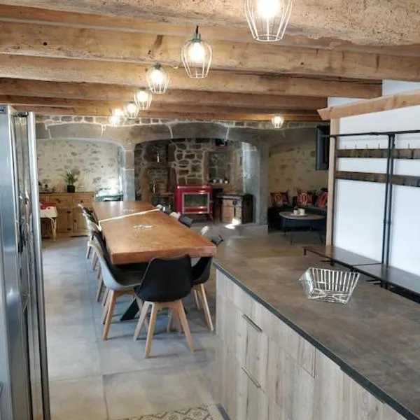 Location maison Bourboule, hotel in Murat-le-Quaire