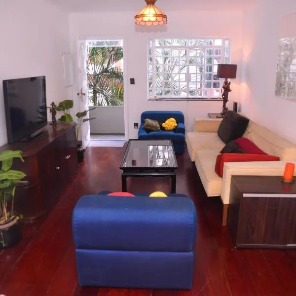 Residência Charme & Conforto, próxima do metro Vila Madalena、サンパウロのホテル