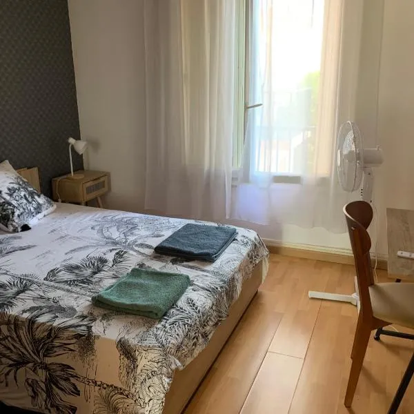 Appartement spacieux à 2km du circuit, proche tram, circuit à 8 en tram, hotel in Le Mans