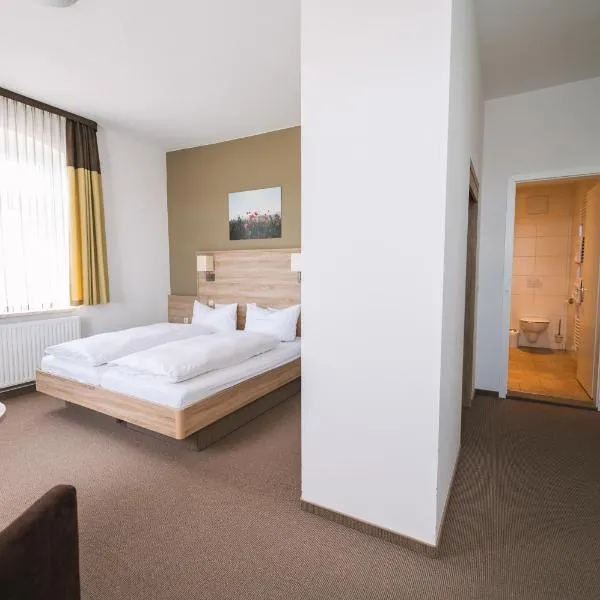 Gasthof Drei Schwanen, hotel v destinaci Langenwetzendorf
