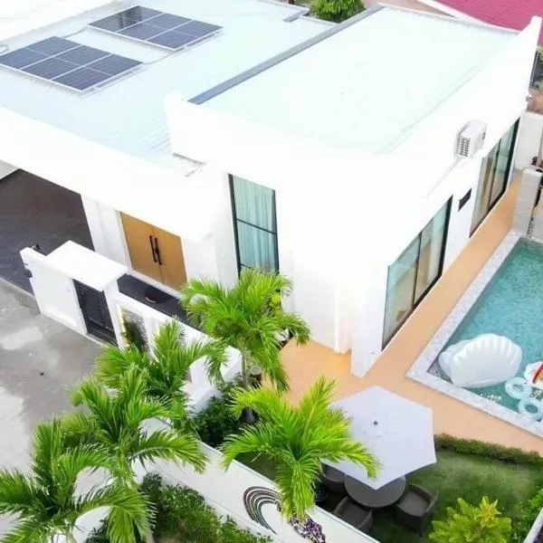 Phirom pool villa pattaya, hotel v destinaci Nong Prue