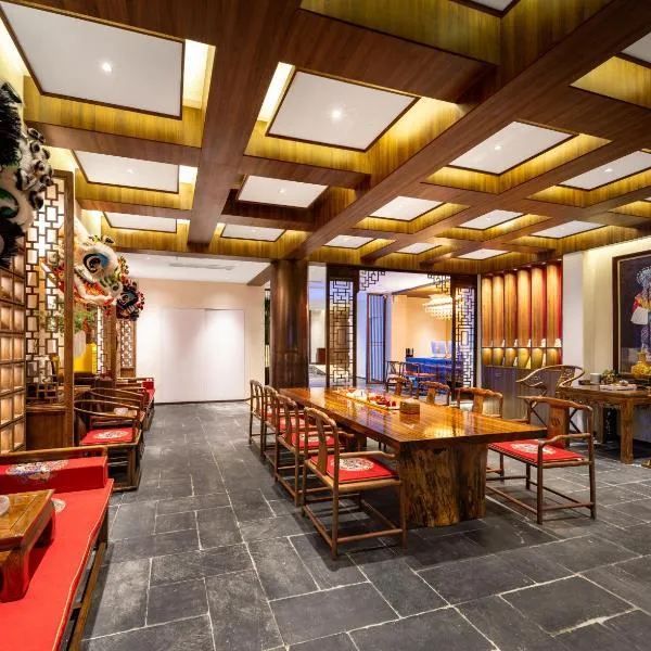 Honglu Garden Hotel Bell and Drum Tower Huimin Street Store & 2 bottles of beer for free, hotel in Xi'an