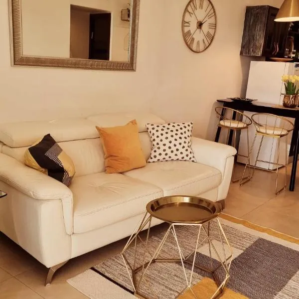 Suite Paradise - D111, hotel v destinaci Caesarea