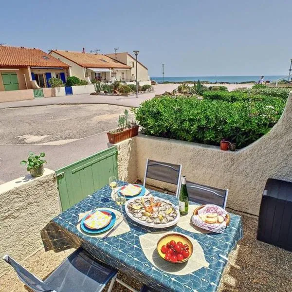 Petite maison à la plage dans résidence naturiste, hotel u gradu Lekat