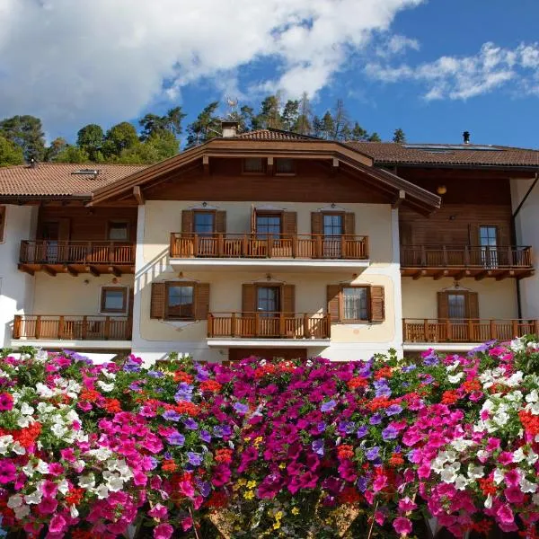 Garni Manuela, hotel in Cavalese