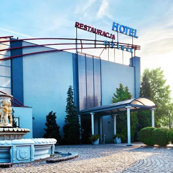 Hotel Pietrak, מלון בTrzemeszno