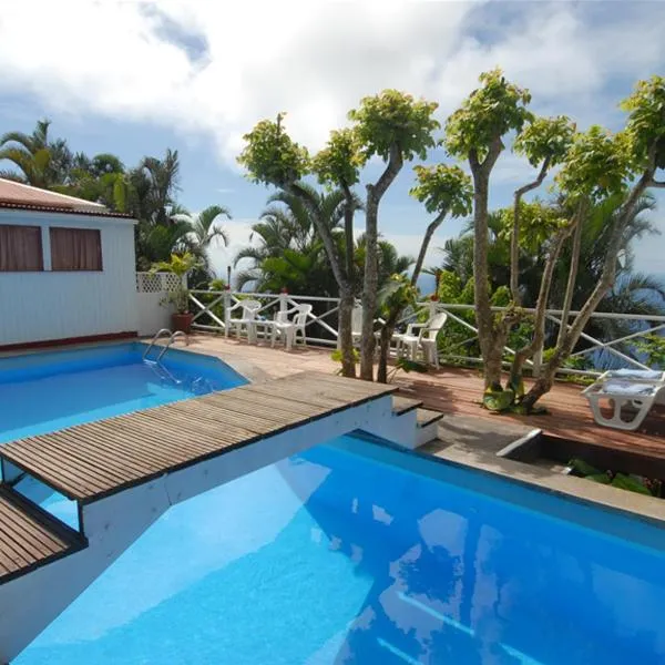 El Momo Cottages、ウィンドワードサイドのホテル