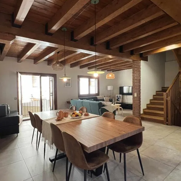 Casa Baronia - La Cerdanya, hotel in Puigcerdà