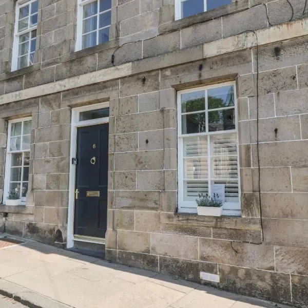 6 Kirkstyle, hotel in Biggar