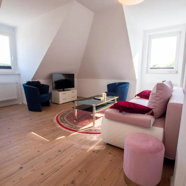 NB Katharinenviertel Zwei Zimmer Wohnung, hotel in Neubrandenburg