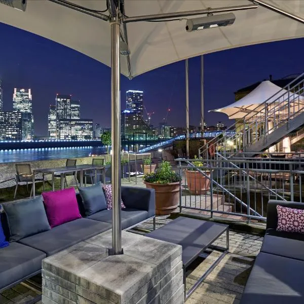 DoubleTree by Hilton London – Docklands Riverside, hotel in North Woolwich