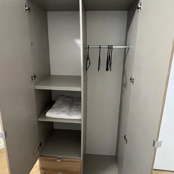 Deluxehome, hotel in Sarcelles