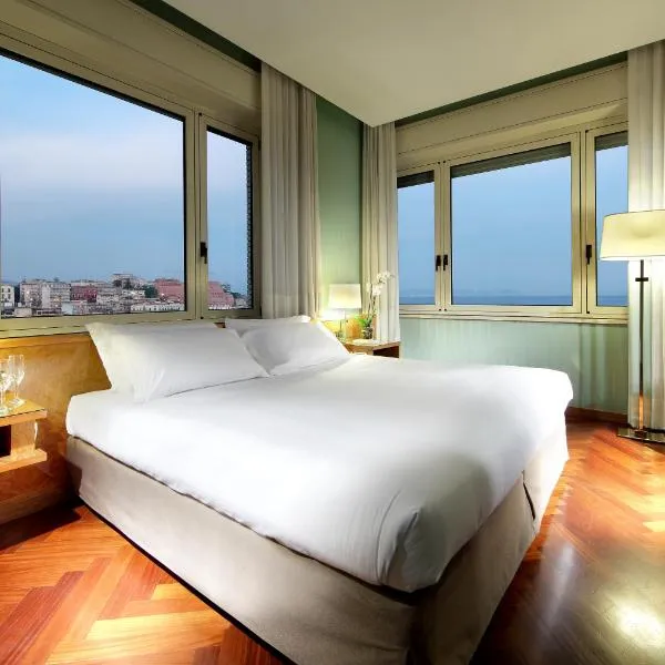 Exe Majestic, hotel v Neapole