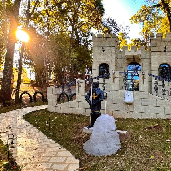 Castelo Excalibur, Vila Mágica, hotel em Bueno Brandão