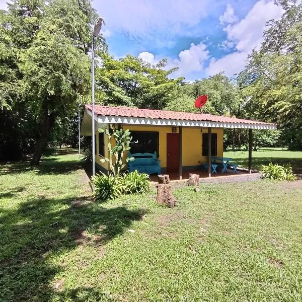 Iguana Street Houses, hotel i Coco