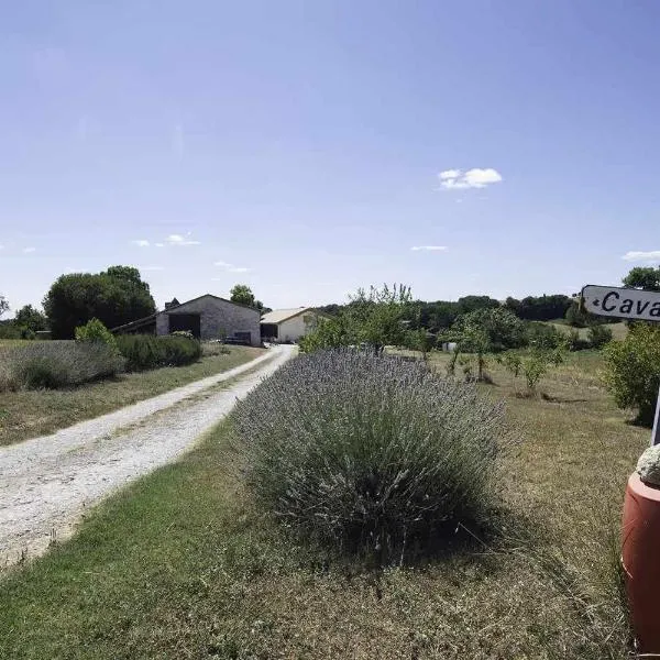 Ferme en pleine campagne, hotel em Castelsagrat