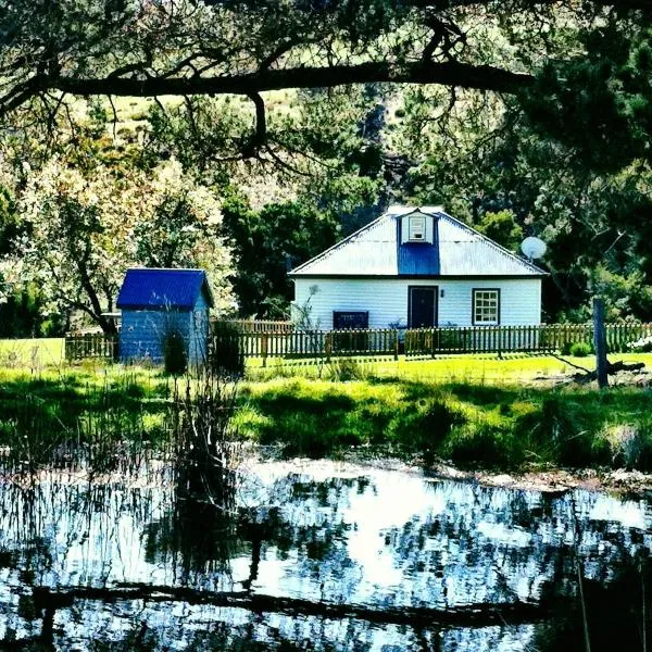 Oakchester Cottage on Bruny Island, Hotel in Killora