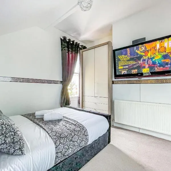 *RD9bC* For your most relaxed & Cosy stay + Free Parking + Free Fast WiFi *, hotel in Moortown