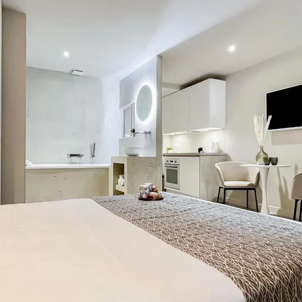 Loveroom Muse old town jacuzzi Annecy vieille ville, hotel in Annecy