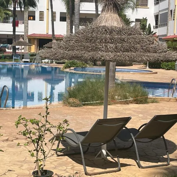 Bel appartement à skhirat plage et à 20 mn de Rabat: Skhirat şehrinde bir otel