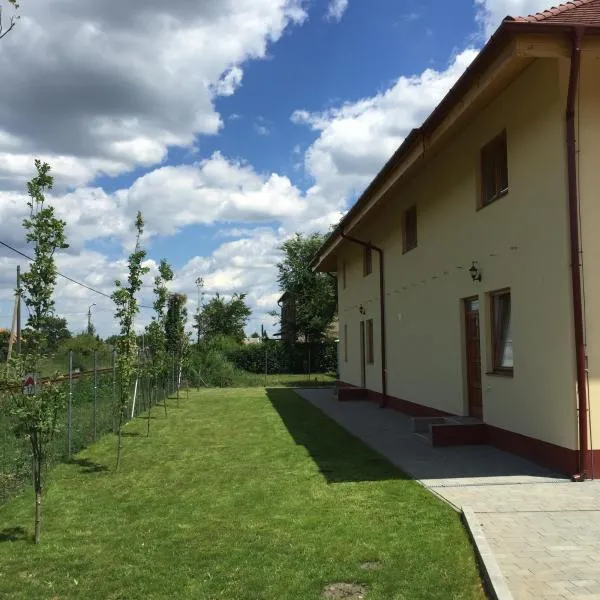 AQUA Thermal Sóterápia és Apartmanház, hotel v destinaci Püspökladány