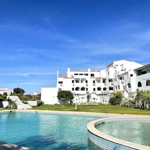 New Flat surround by beaches.: Sagres'te bir otel