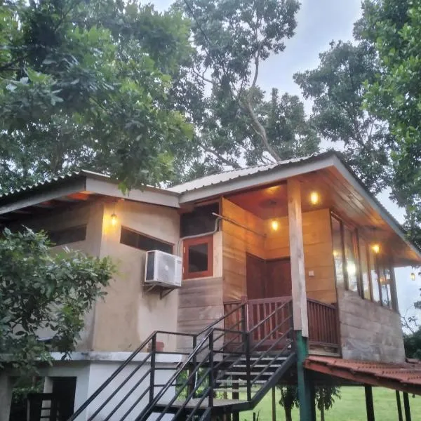 Green Herbal Ayurvedic Eco-Chalets, khách sạn ở Galle