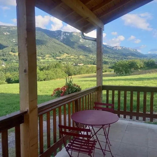 Gîte - La Maldina, hotel v destinaci Oriol-en-Royans