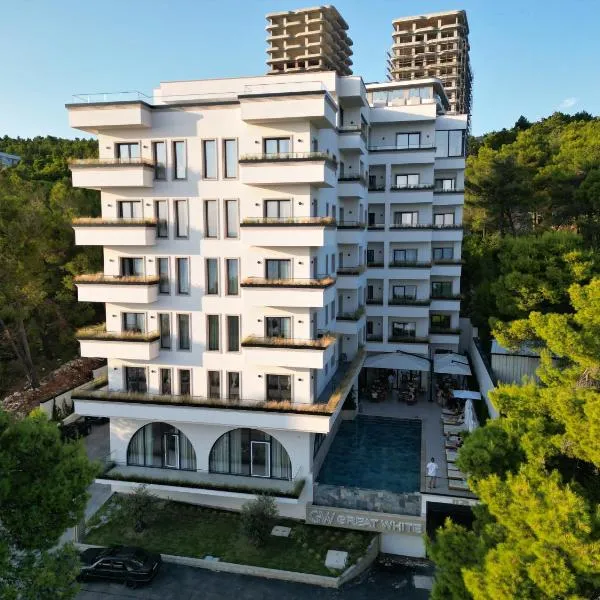 GREAT WHITE HOTEL, hotel in Shëngjin
