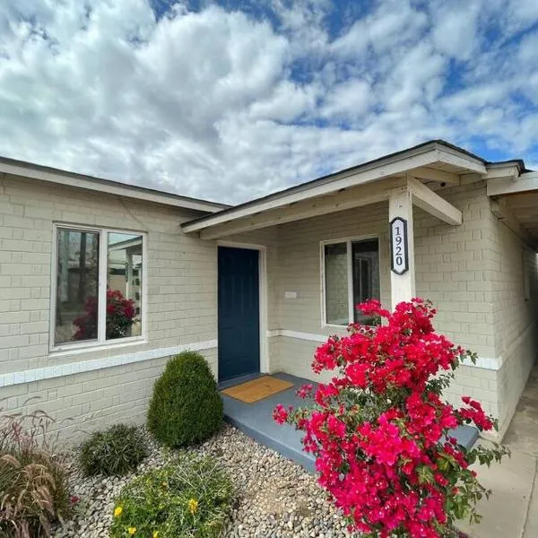 zzz Msg for 5 percent off zzz 3Bed 1Bath KingKingQueenBeds House MidtownPHX, hôtel à Phoenix