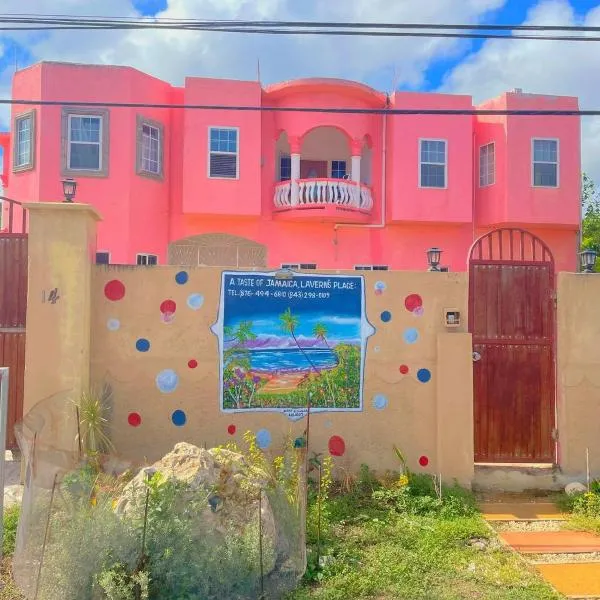 A taste of Jamaica Lavern’s Place, хотел в Очо Риос