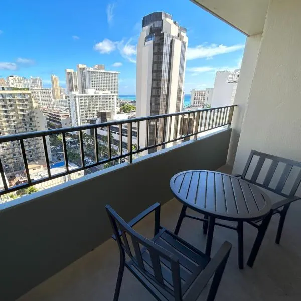 Royal Kuhio 1606 - Spacious Studio with Diamond Head City Views in the Heart of Waikiki!, hotel v Honolulu
